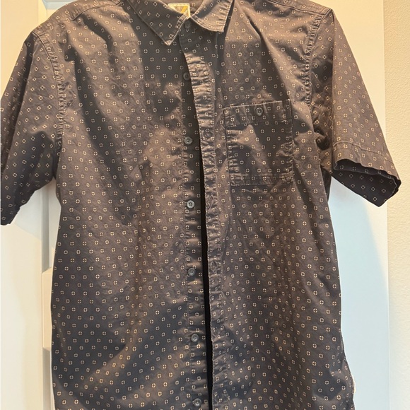 Stylish Patterned Button-Up Shirts - Picture 5 of 10